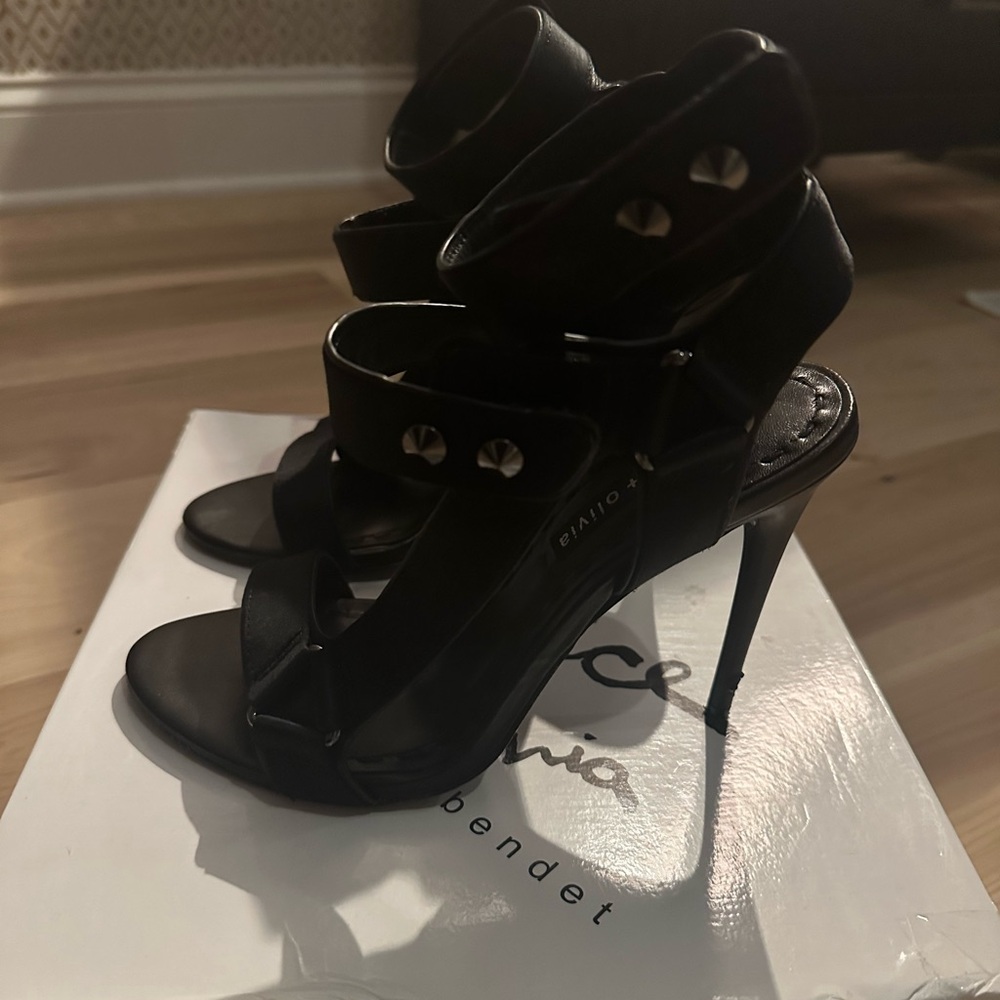 Alice and Olivia Heel size 38